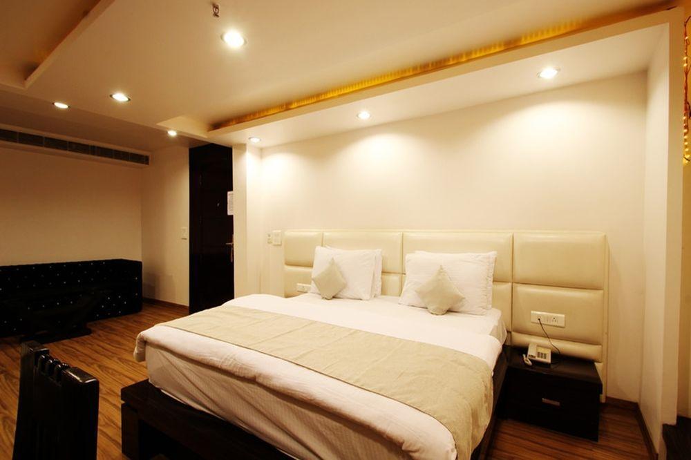 Hotel Elegance New Delhi Eksteriør billede
