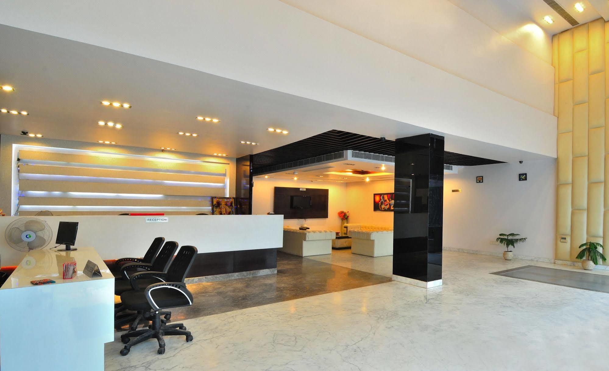 Hotel Elegance New Delhi Eksteriør billede