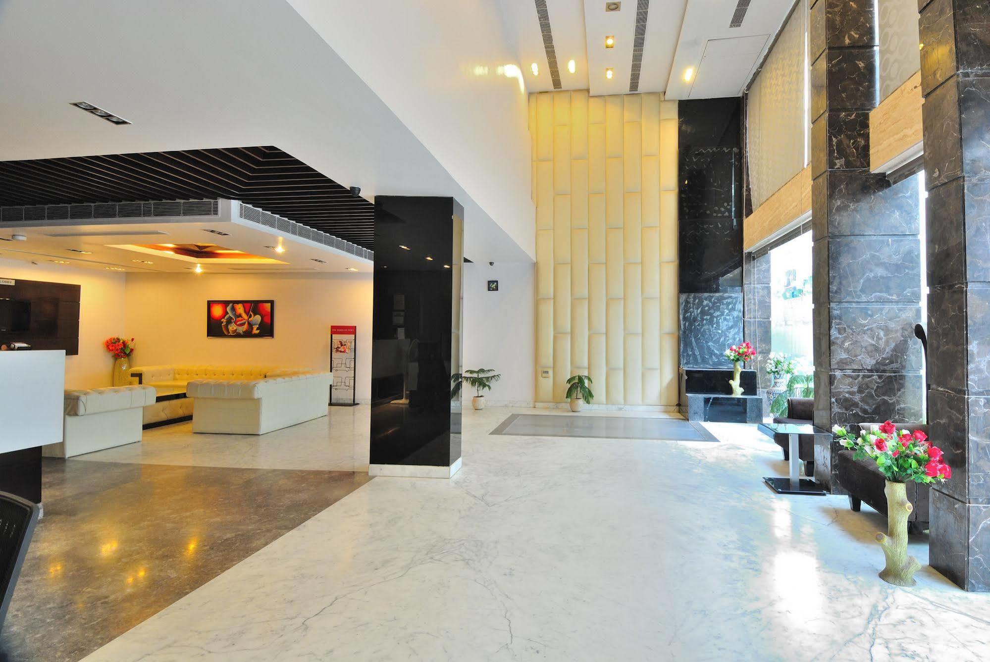 Hotel Elegance New Delhi Eksteriør billede